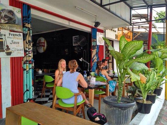 Tigra Vintage Bar & Restaurant